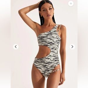 One-Shoulder Zebra Cutout One-Piece Swimsuit - White/Black